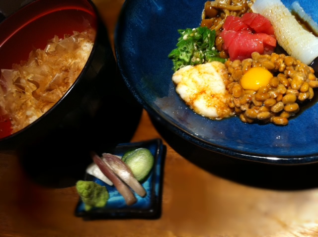 ネバネバ海鮮丼