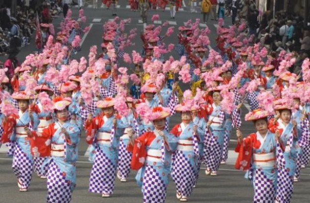 博多の魅力　⇒⇒　「博多どんたく」