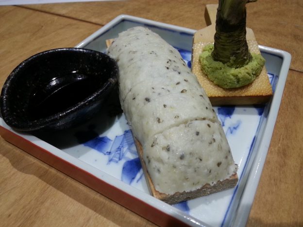 天神店限定　『穴子板わさ』　お肌ツルツル！！
