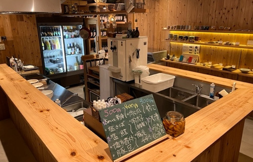 磯ぎよからず博多本店角打ちぽたりー